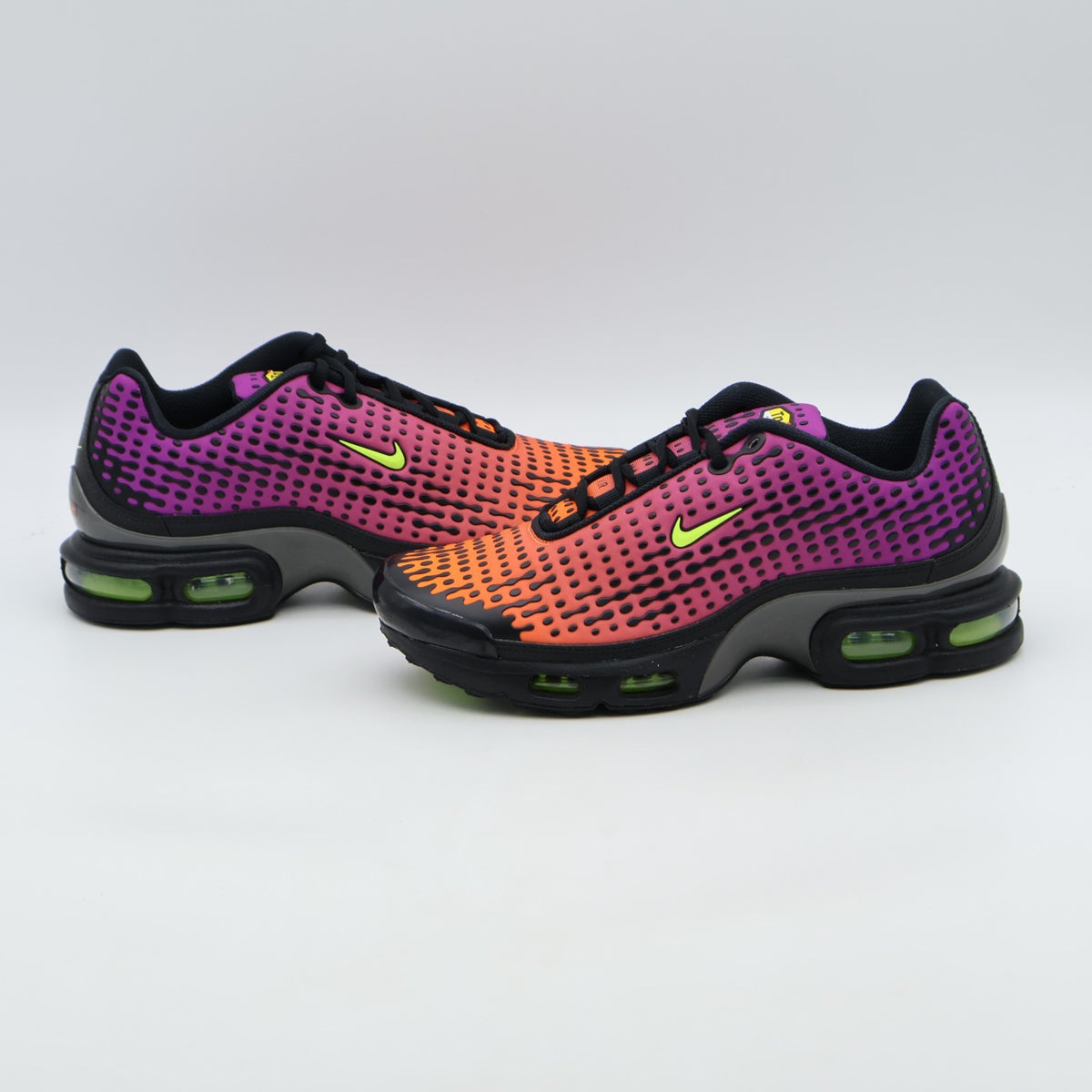 HQ2197-800 Nike Air Max Plus 7 Total Orange Volt (Men's)
