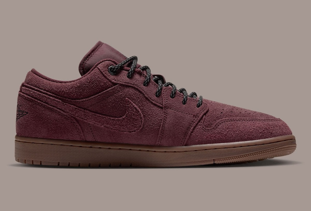 IO2047-600 Air Jordan 1 LOW SE Shoes (Men's)