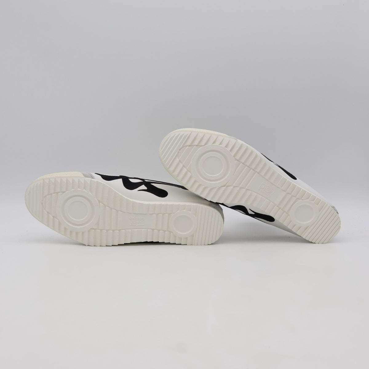 1181A628-100 Onitsuka Tiger NIPPON MADE Mexico 66 Deluxe White/Black (Men's)