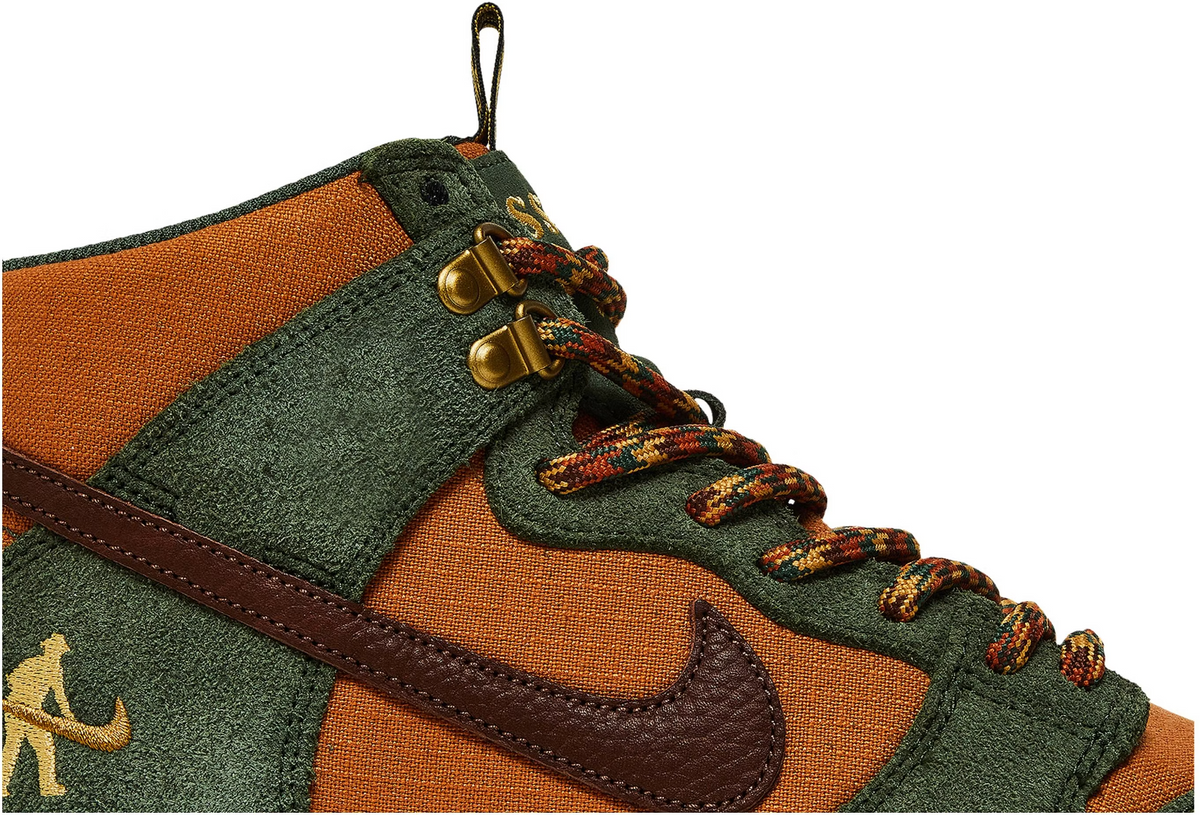 DO6119-300 PASS~PORT Ã Nike SB Dunk High "Work Boot" (Men's)