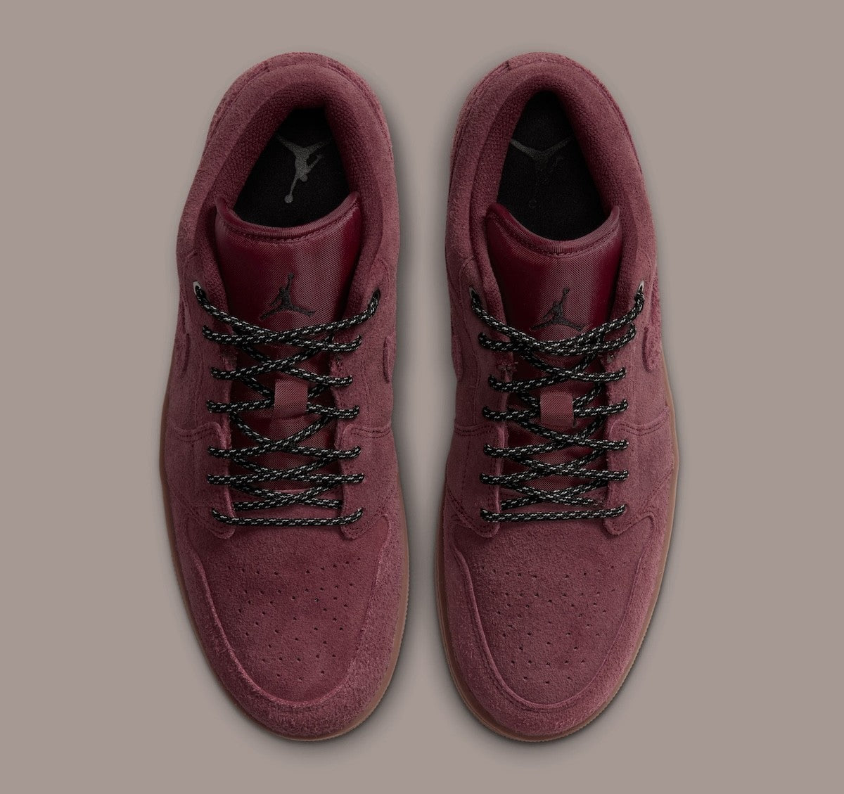 IO2047-600 Air Jordan 1 LOW SE Shoes (Men's)