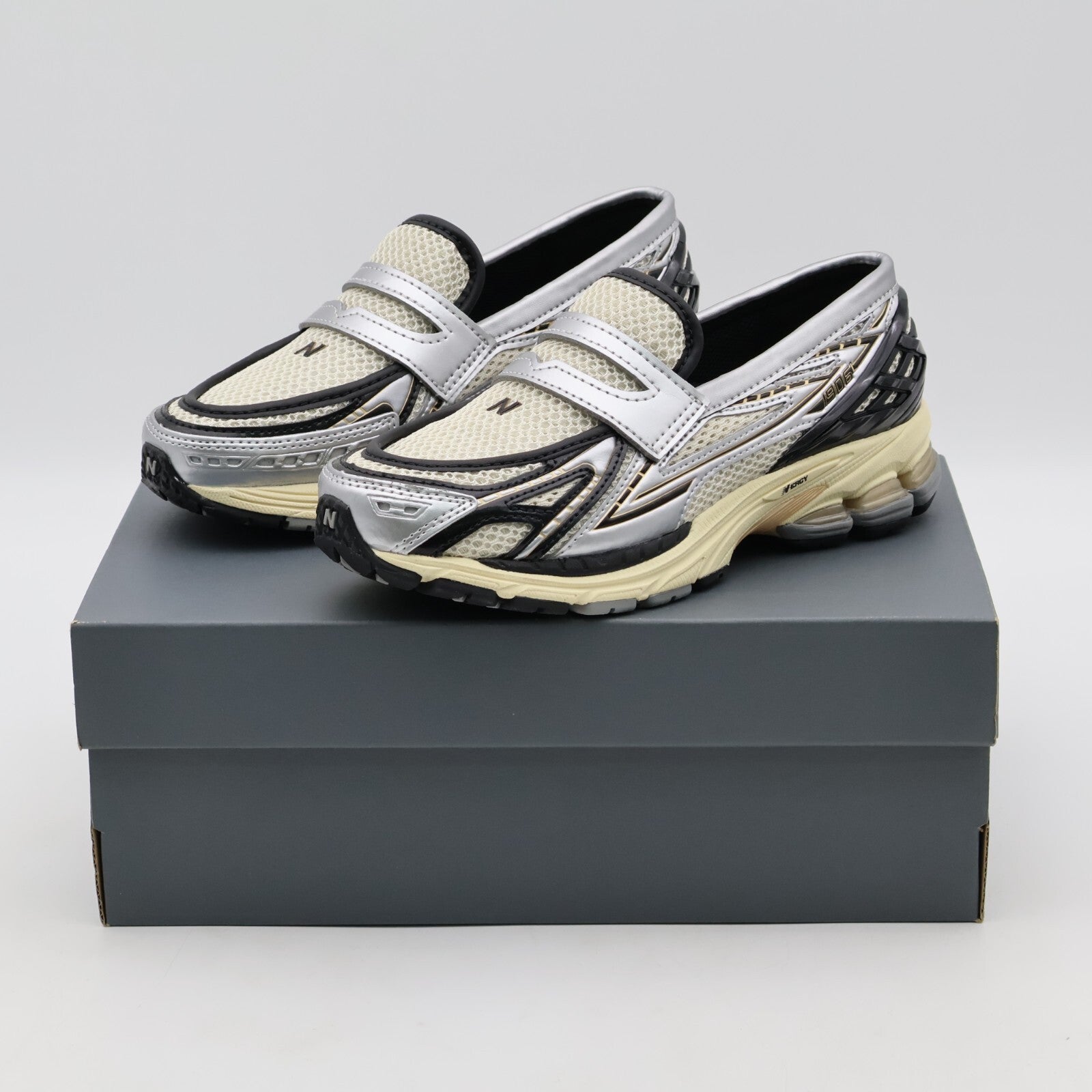 U1906LOB New Balance 1906L Silver Metallic Cream (Men's)