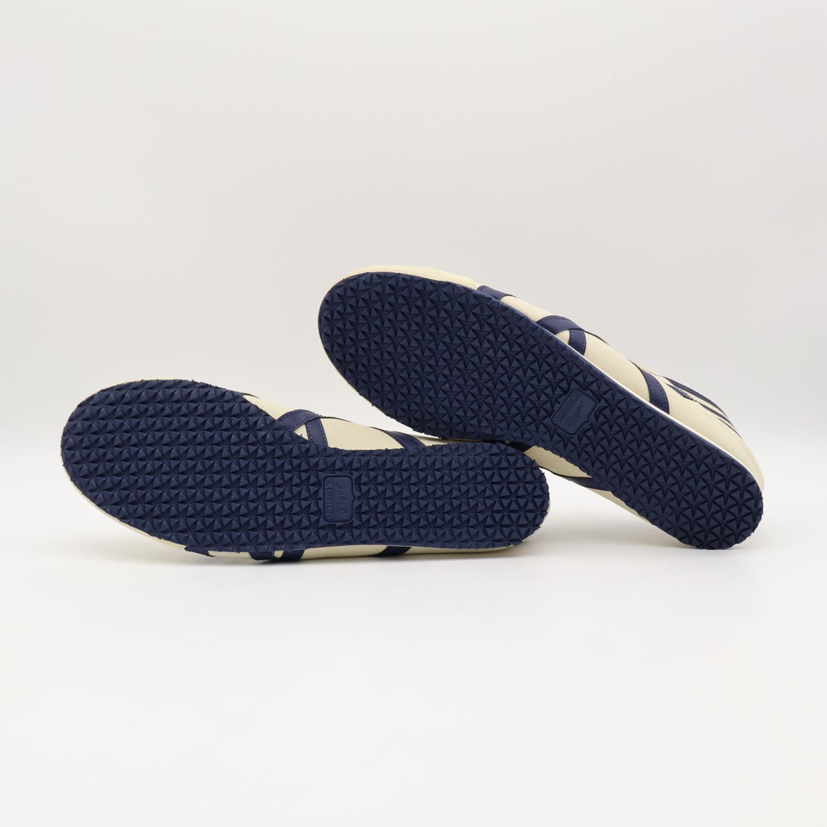 1183C233-250 Onitsuka Tiger Mexico 66 Paraty Natural Navy (Men's)