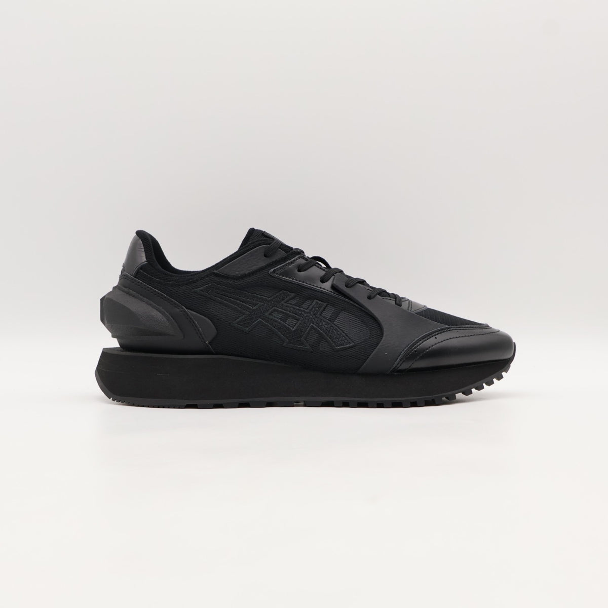1183C438-001 Onitsuka Tiger MOAGE CO BLACK GRAPHITE GREY (Men's)
