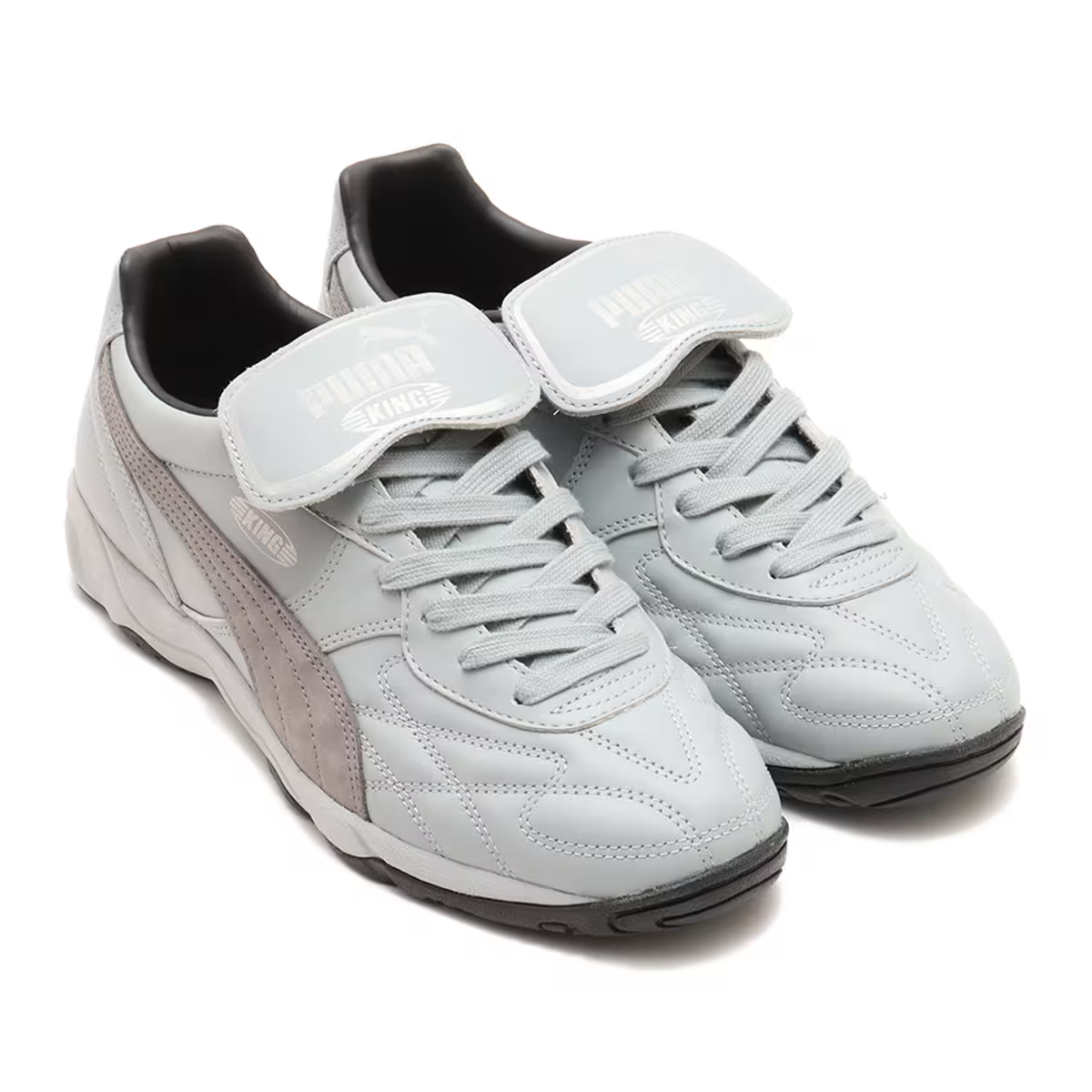 404819-01 atmos NIVELCRACK Puma King Indoor Football Community (Men's)
