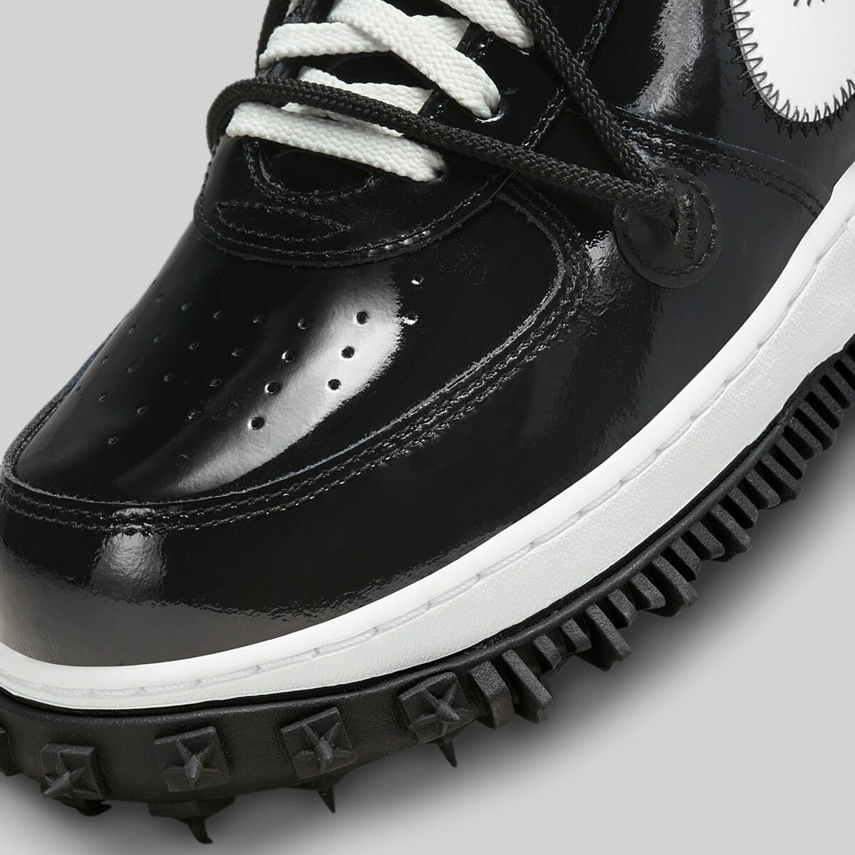 DR0500-001 Off-White Ã Nike Air Force 1 Mid  Sheed  (Men's)