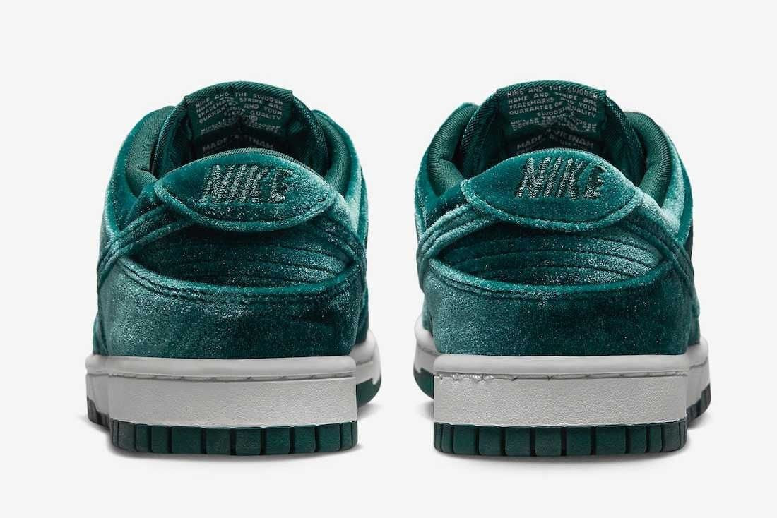DZ5224-300 Nike Dunk Low "Atomic Teal" (Women's)
