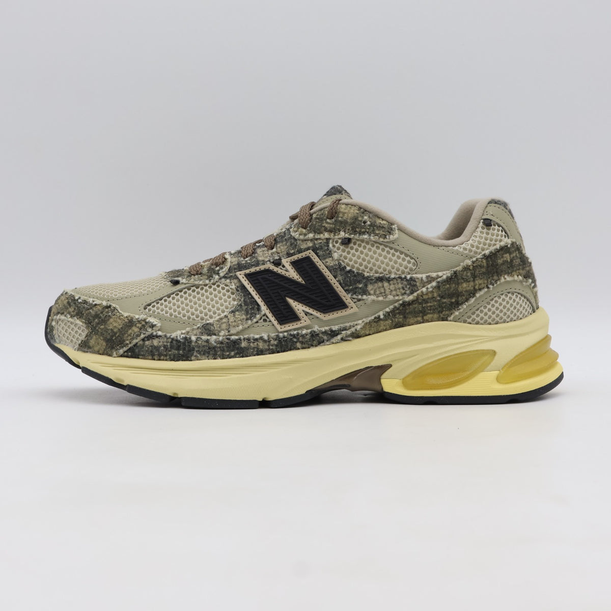 U2010JG1 Joe Freshgoods New Balance 2010 Bag Lady (Men's)