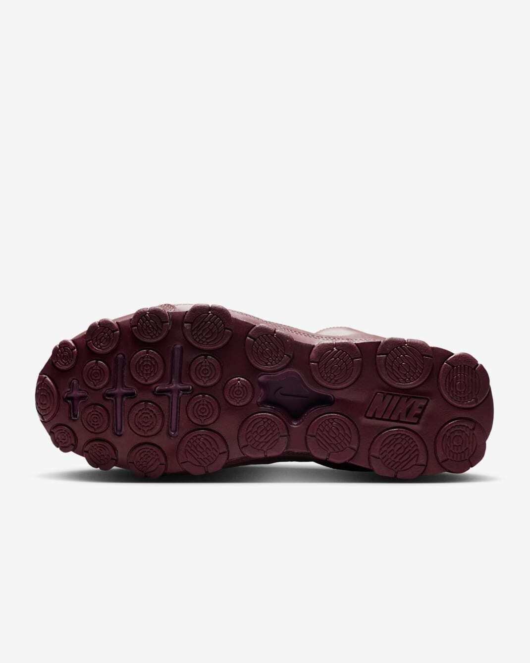 IO2400-500 Nike Reax 8 TR Tattoo Burgundy Crush (Women's)