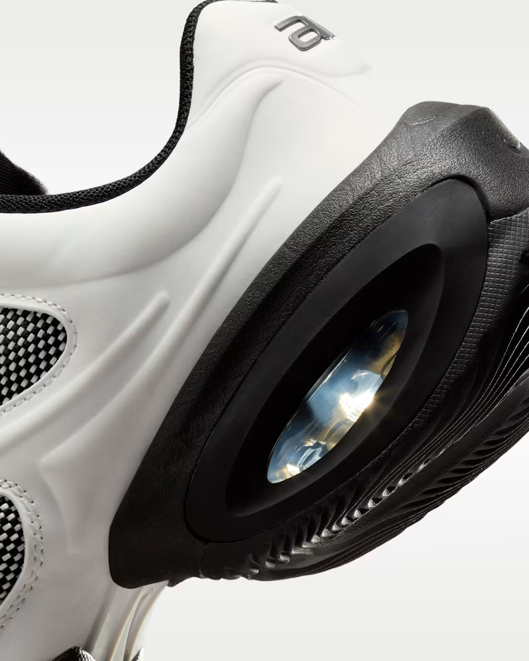 II6282-100 Nike Air Max Muse Summit White Black Metallic Dark Grey (Women's)