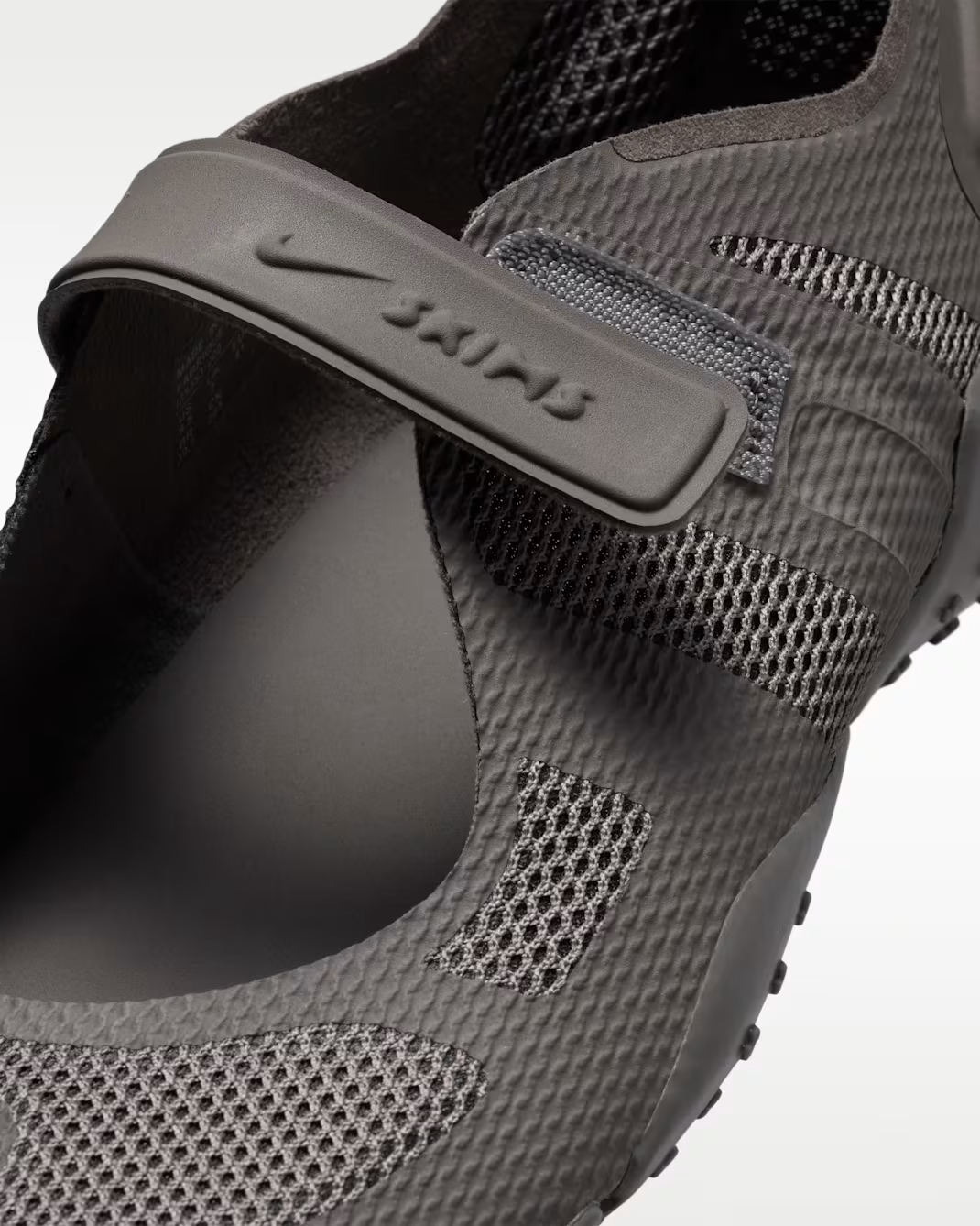 IZ5353-200 SKIMS Ã Nike Rift Mesh "Cave Stone/Medium Ash" (Women's)