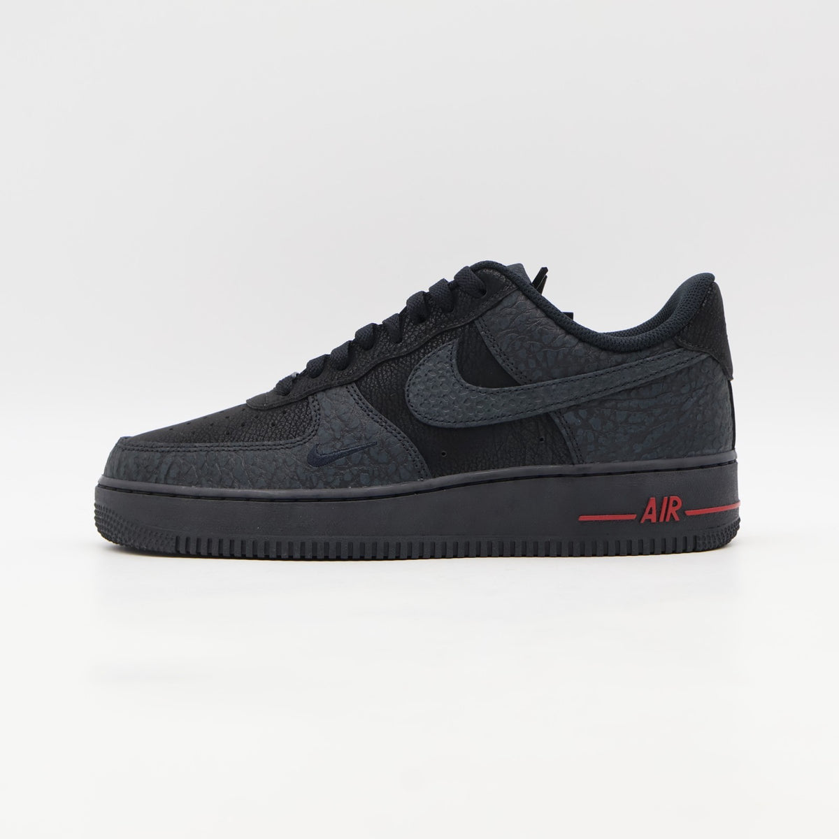 IV4451-010 Nike Air Force 1 Low '07 "Black"