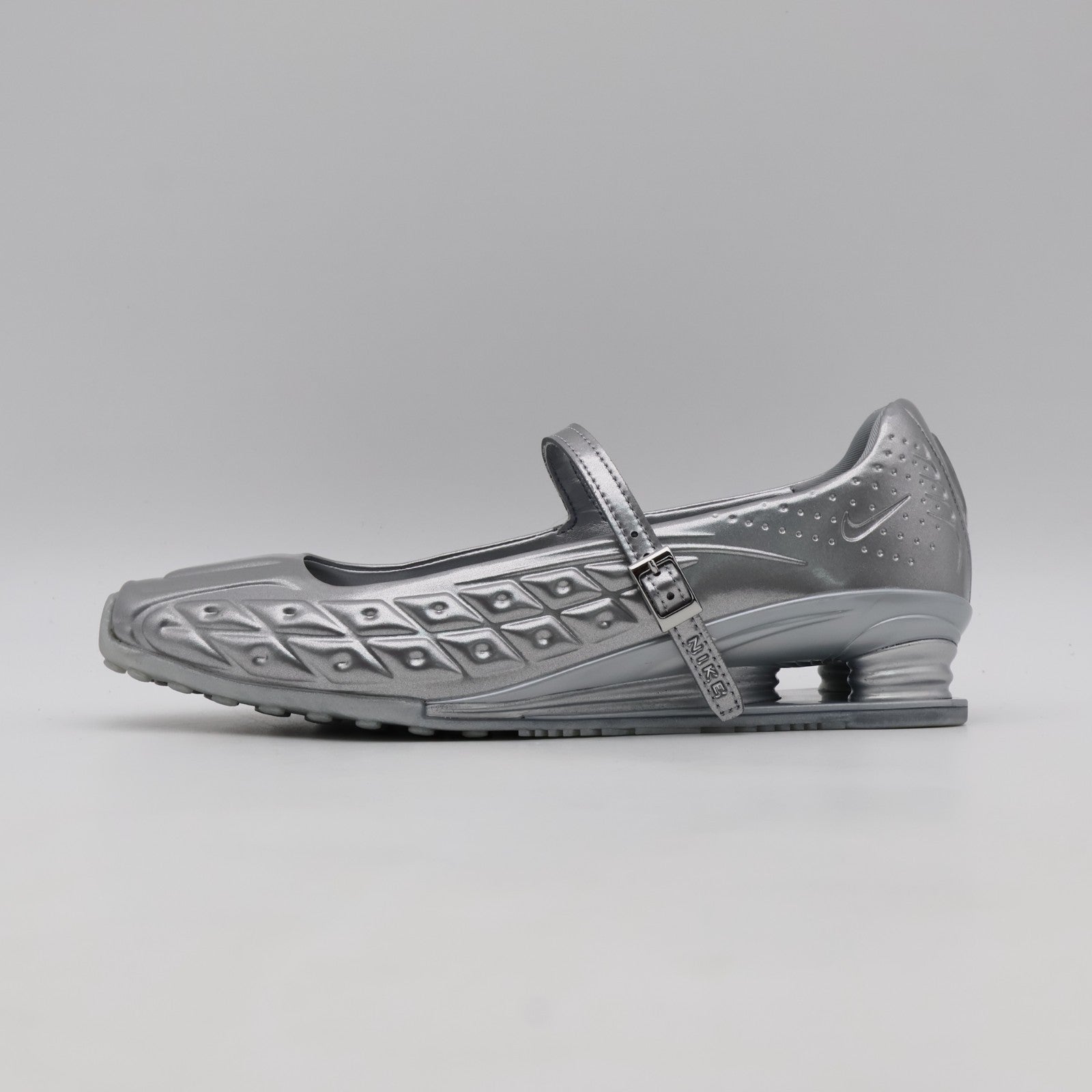 IR5510-002 Nike Shox Z Calistra Metallic Silver (Women's)