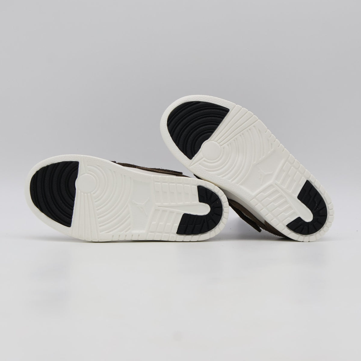 DR9748-200 Nike PS Jordan 1 Low Alt "Palomino/Phantom"