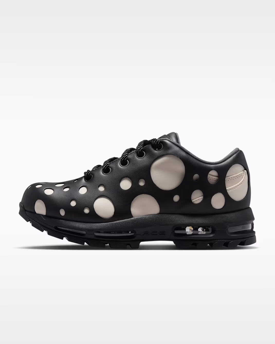ir2174-100 NIKE AIR MAX GOADOME LOW QS (Men's)