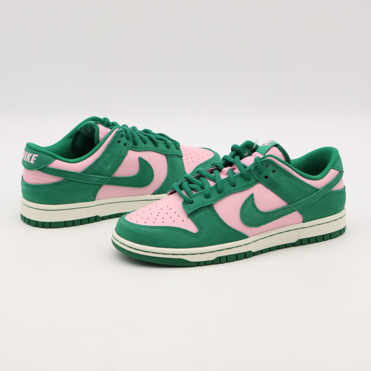 FZ0549-600 Nike Dunk Low Retro SE Medium Soft Pink and Malachite (Men's)
