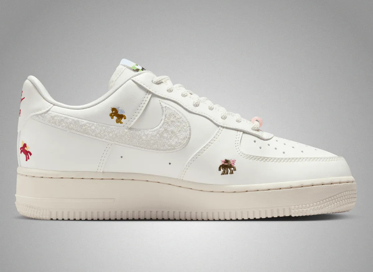 IQ1143-100 Nike Air Force 1 Low Pegasus Pack Sail (Women's)