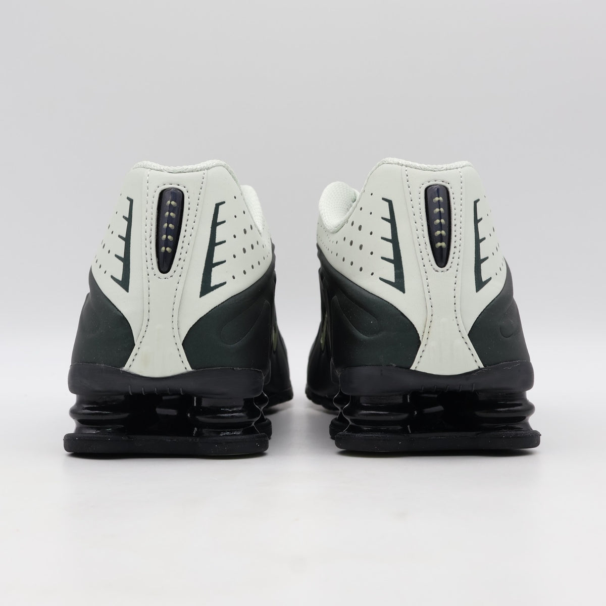 HQ1988-300 Nike Shox R4 Black Spruce Spruce Aura Black Olive Aura (Men's)
