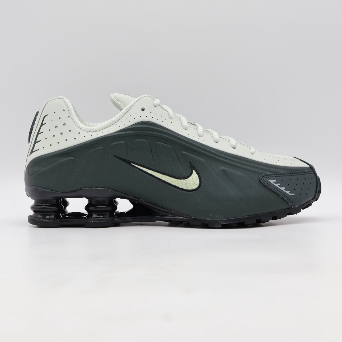 HQ1988-300 Nike Shox R4 Black Spruce Spruce Aura Black Olive Aura (Men's)