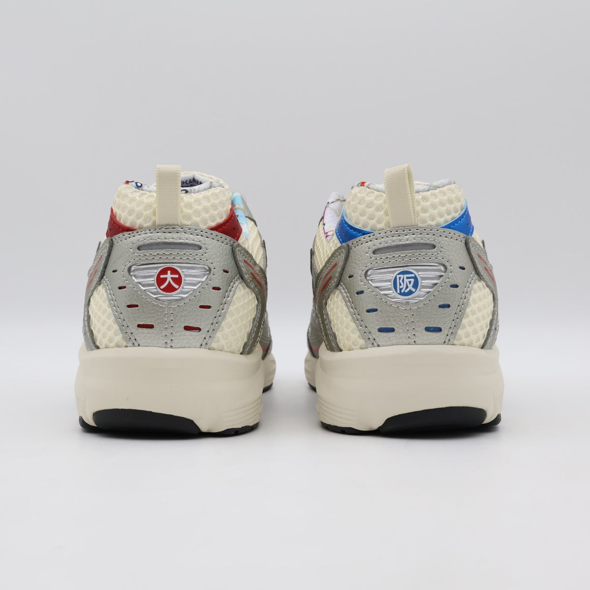 D1GA250801 Mizuno MXR Osaka Pack Off White Silver Red (Men's)