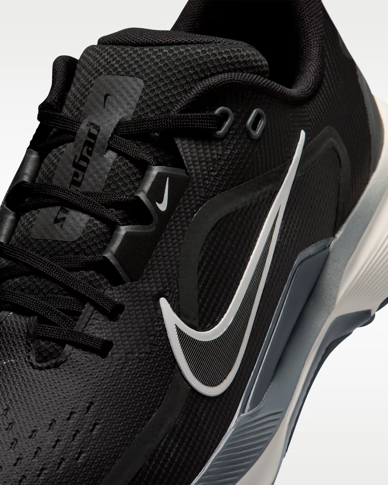 HV4700-001 Nike Pegasus 1 Golf "Black" (Men's)