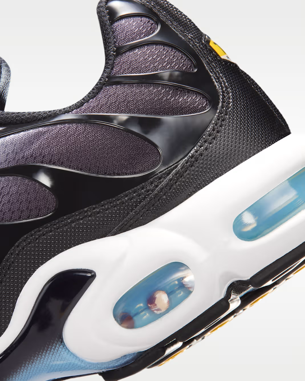 DM0032-042 Nike Air Max Plus "Black/Light Smoke Grey" (Men's)