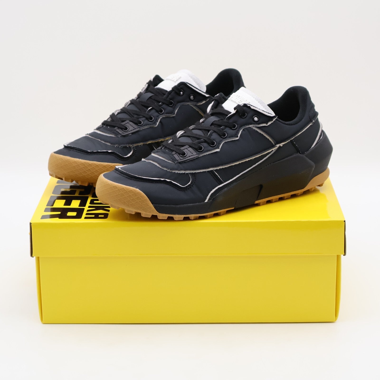 1183C276-001 Onitsuka Tiger Admix Trainer Black (Men's)