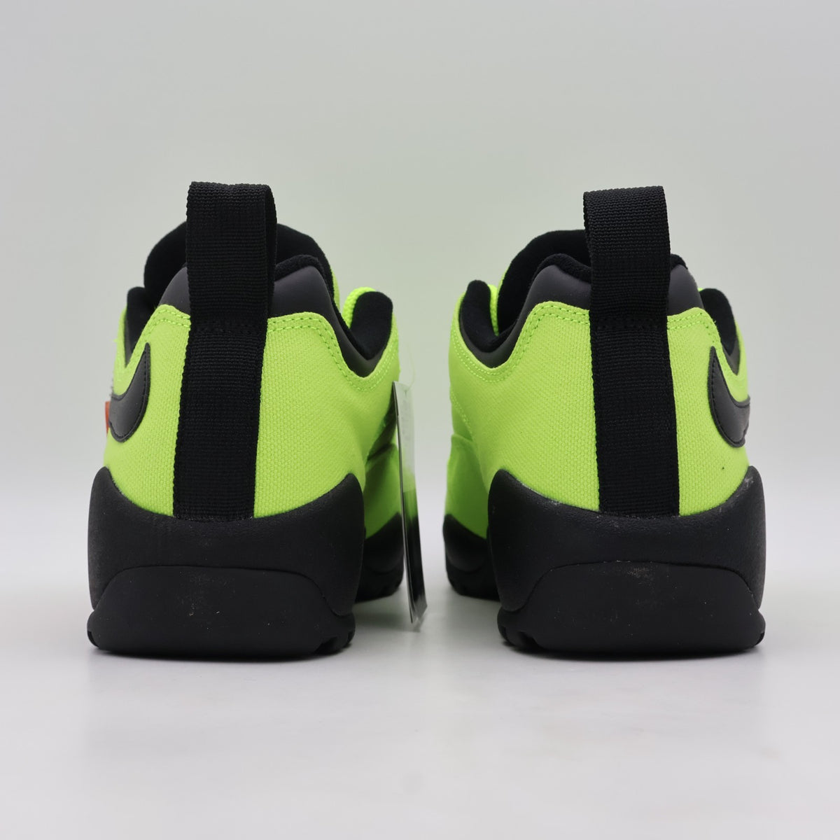 FQ3000-700 Supreme Nike SB Darwin Low Green Volt Black White Fluorescent (Men's)