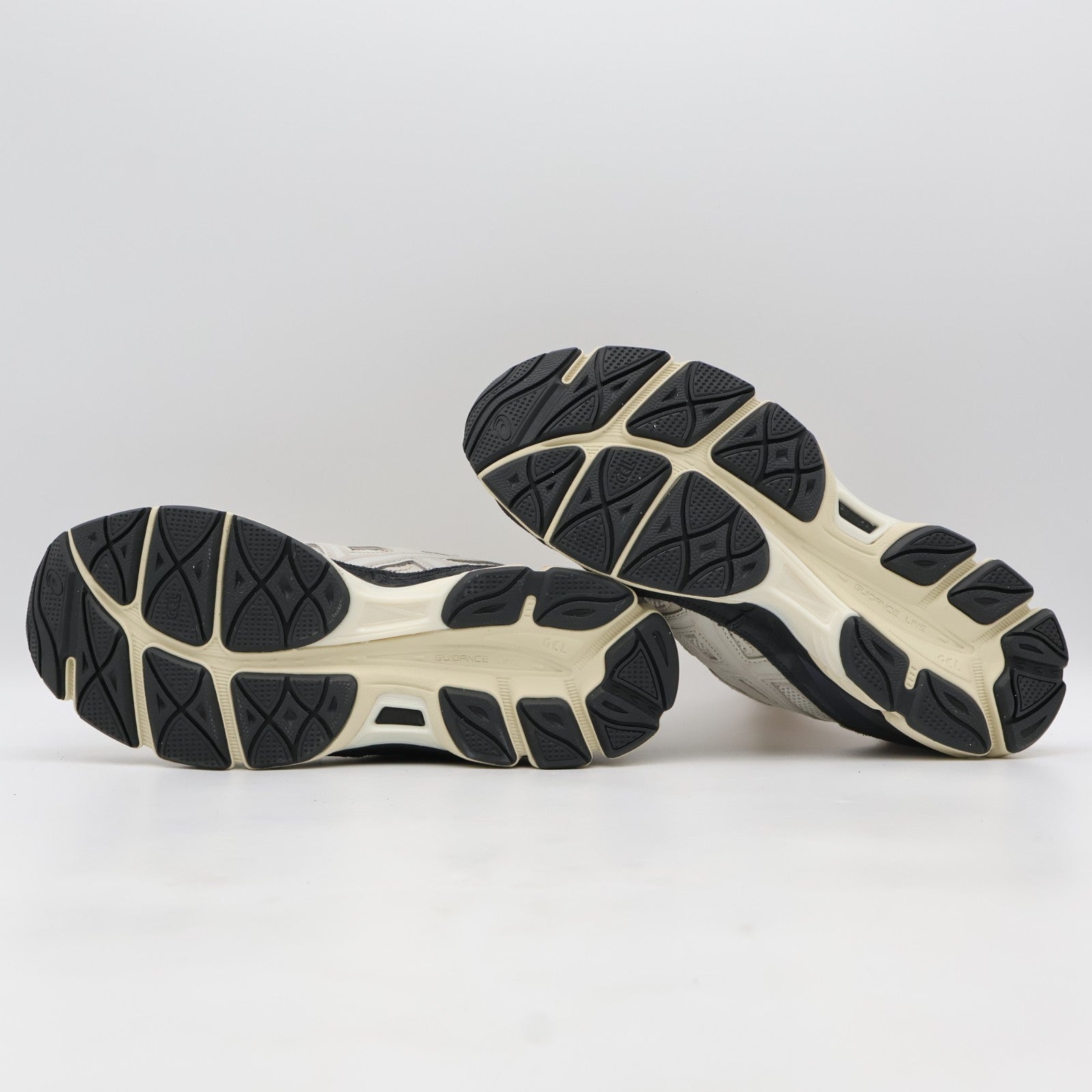 1203A383-111 Asics Gel-NYC White Smoke Grey (Men's)
