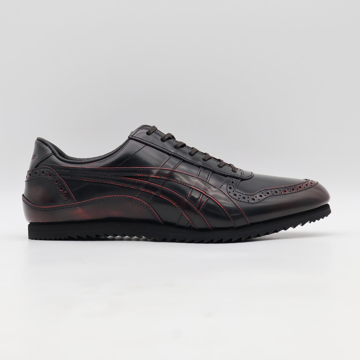 1181A610-200 Onitsuka Tiger NIPPON MADE ULTIMATE TRAINER LICORICE BROWN (Men's)