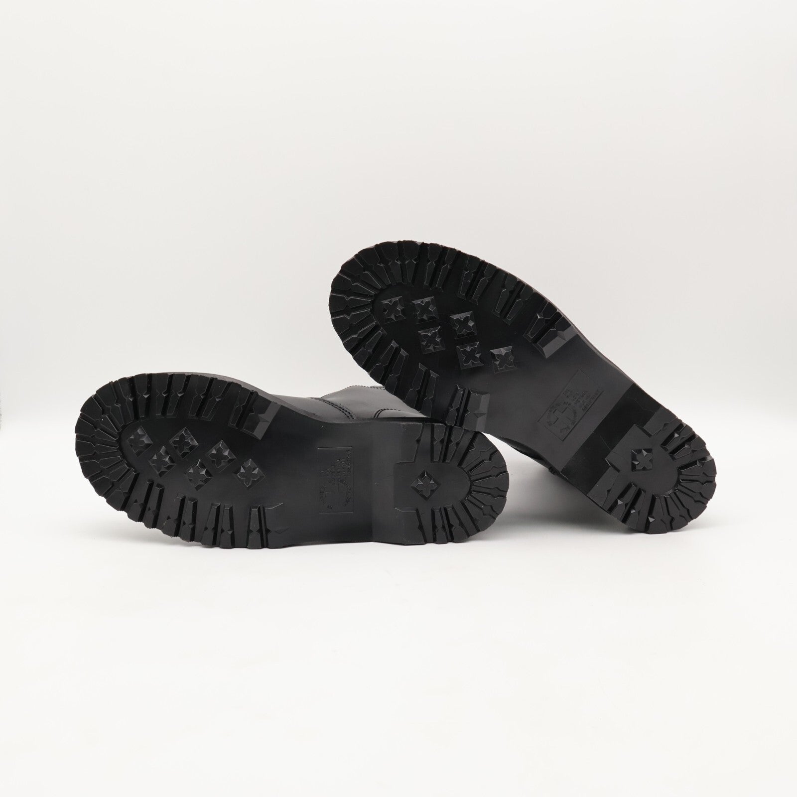 32241001 Stussy Ã Dr.Martens 2295 Decon Stussy Black Wanama (Men's)