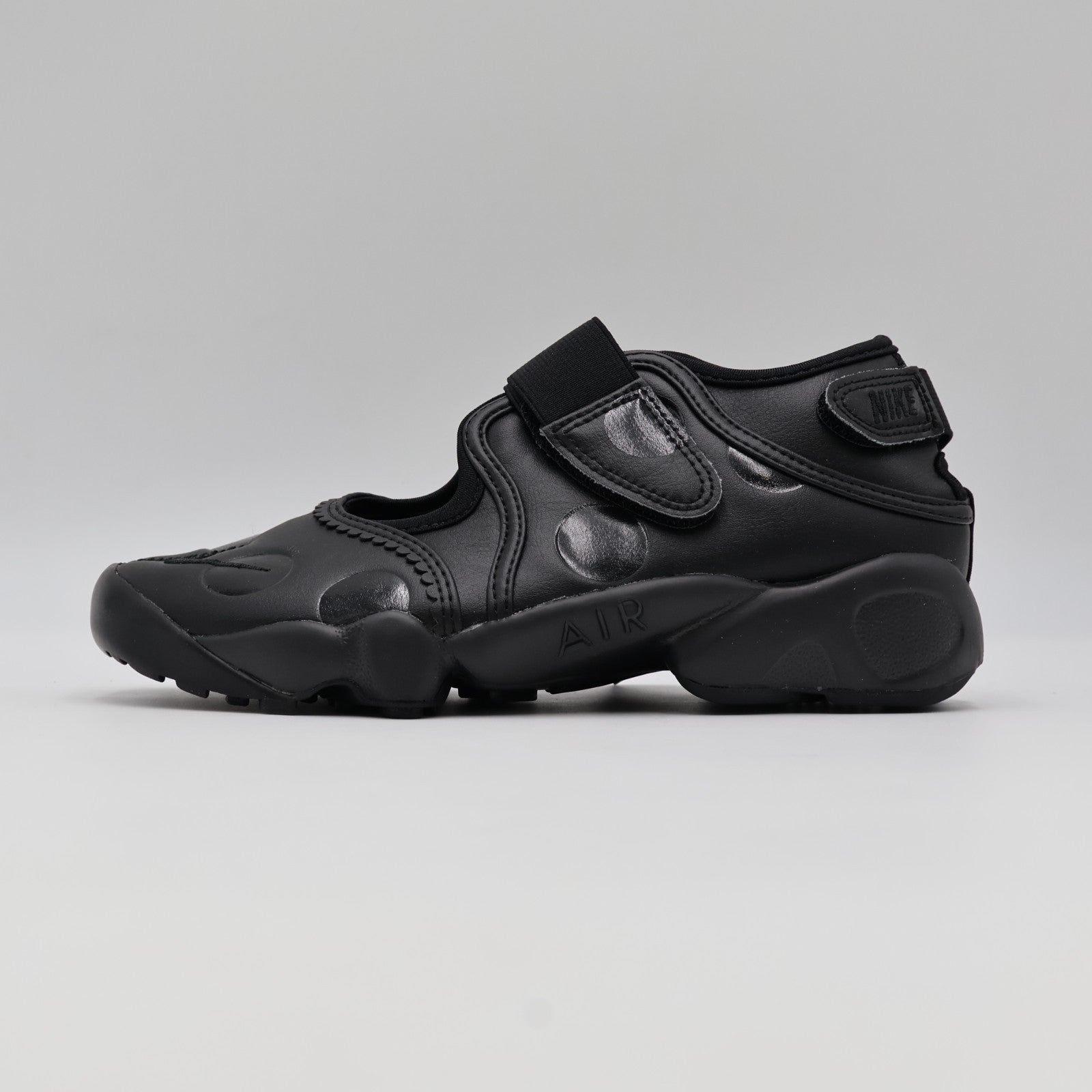 IR1226-002 Nike Air Rift "Polka Dot/Triple Black" (Women's)