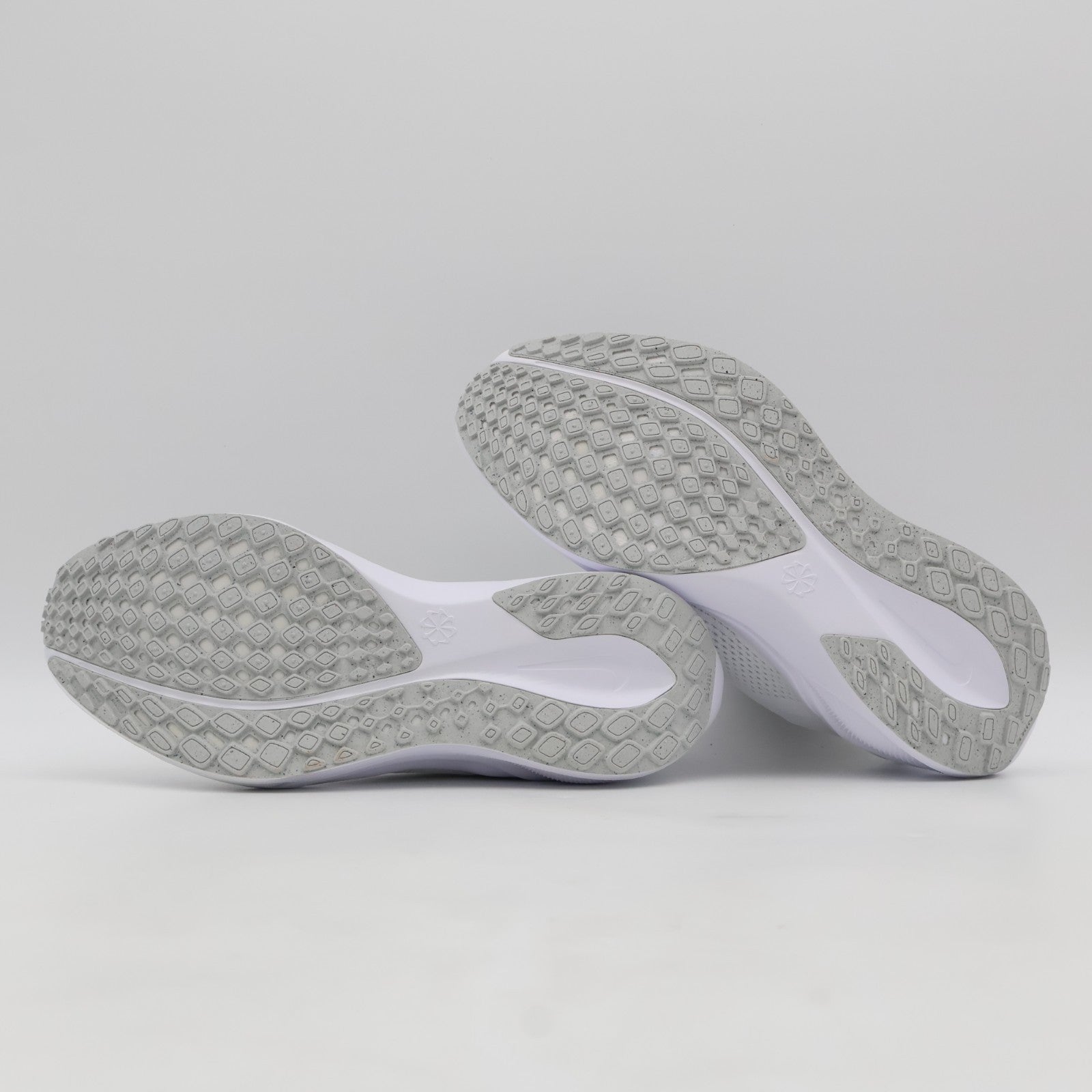 FQ7844-101 Nike Pegasus EasyOn Road Running Shoes (Women's)
