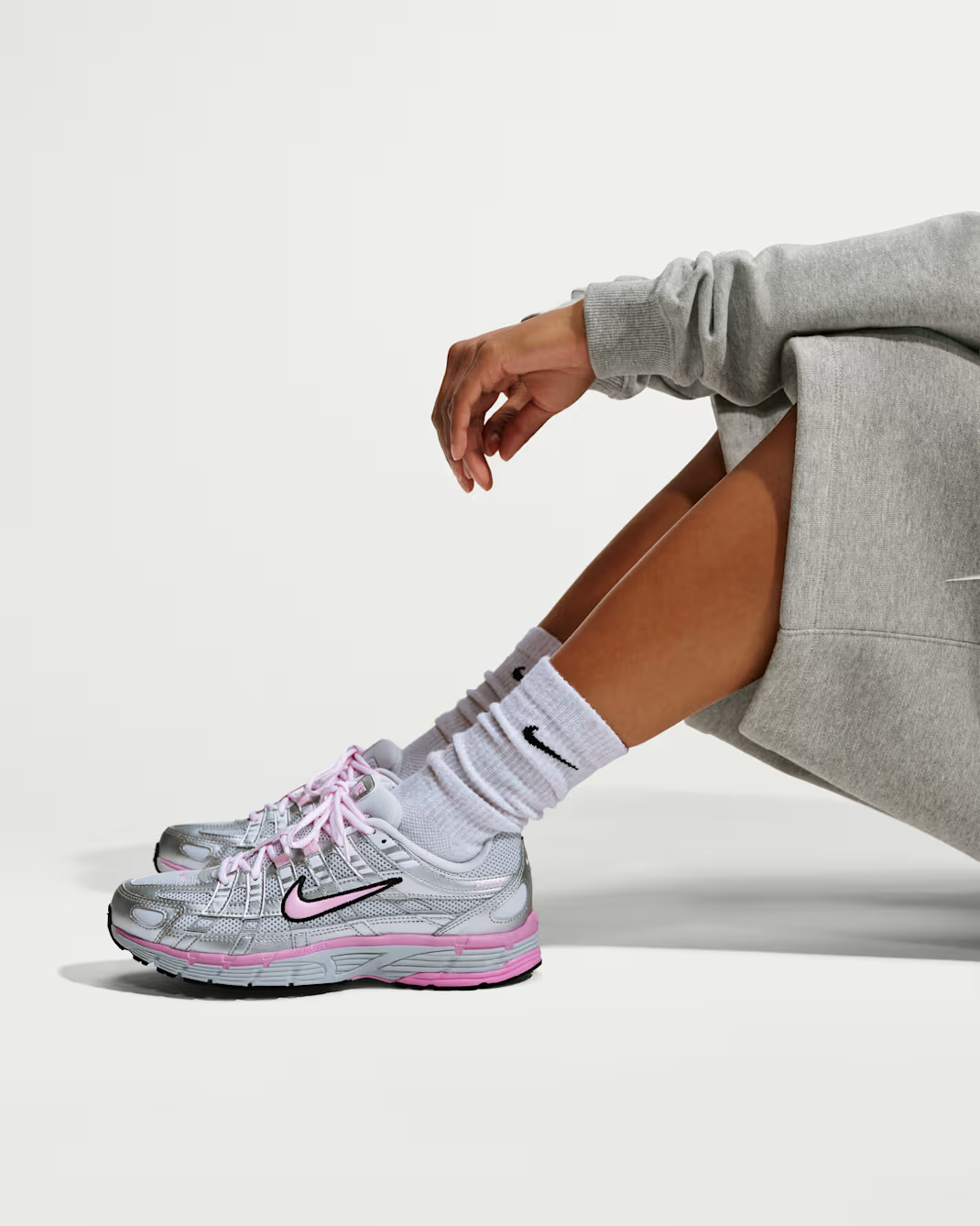 BV1021-020 Nike P-6000 "Pure Platinum/Metallic Silver" (Women's)