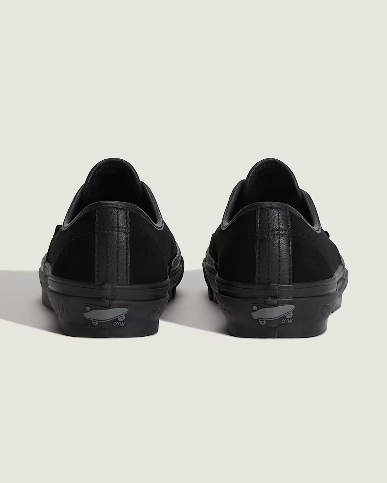 VN000XVJBLA NEIGHBORHOOD Ã OTW by Vans Authentic 44 "Black" (Men's)