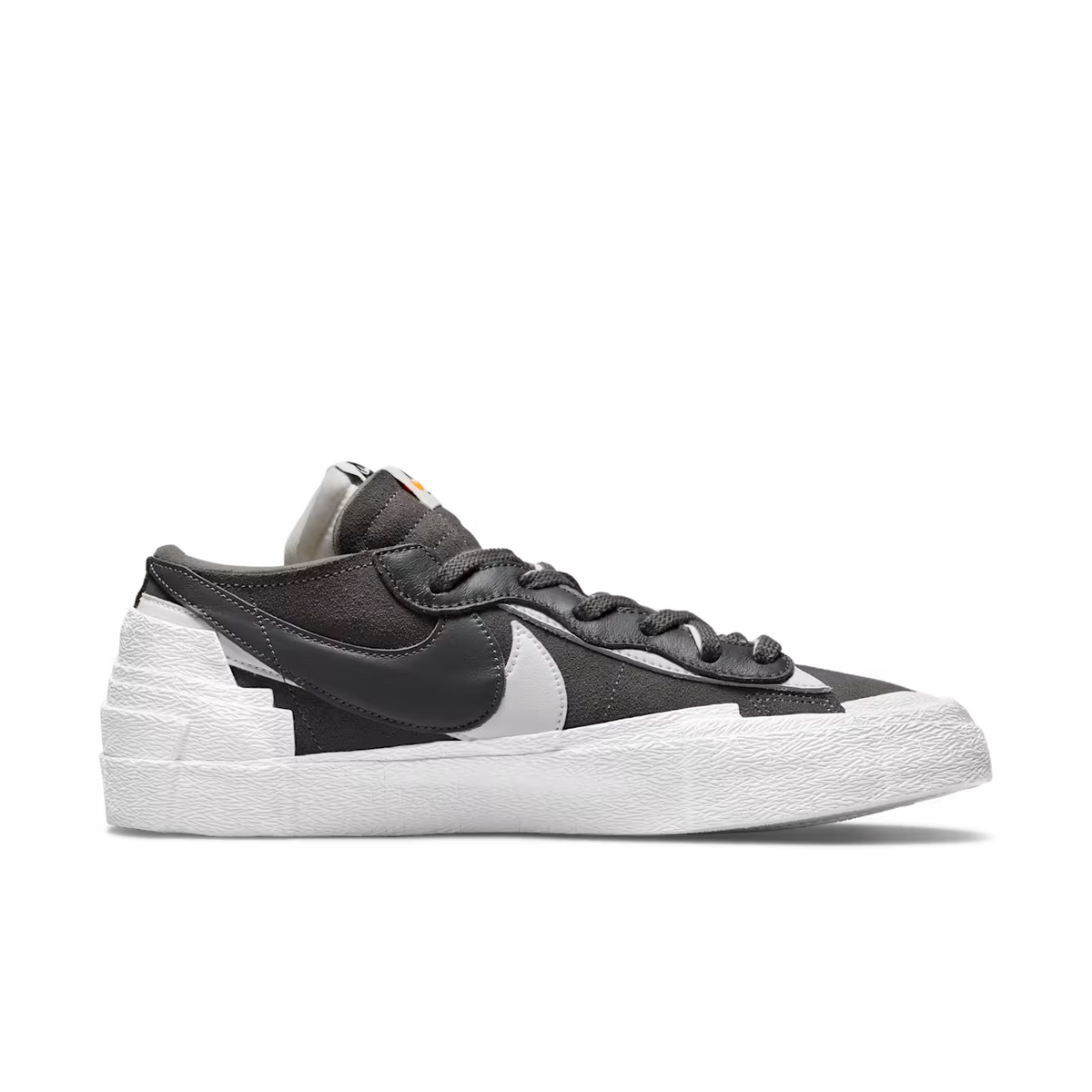 DD1877-002 Sacai Ã Nike Blazer Low "Iron Grey" (Men's)