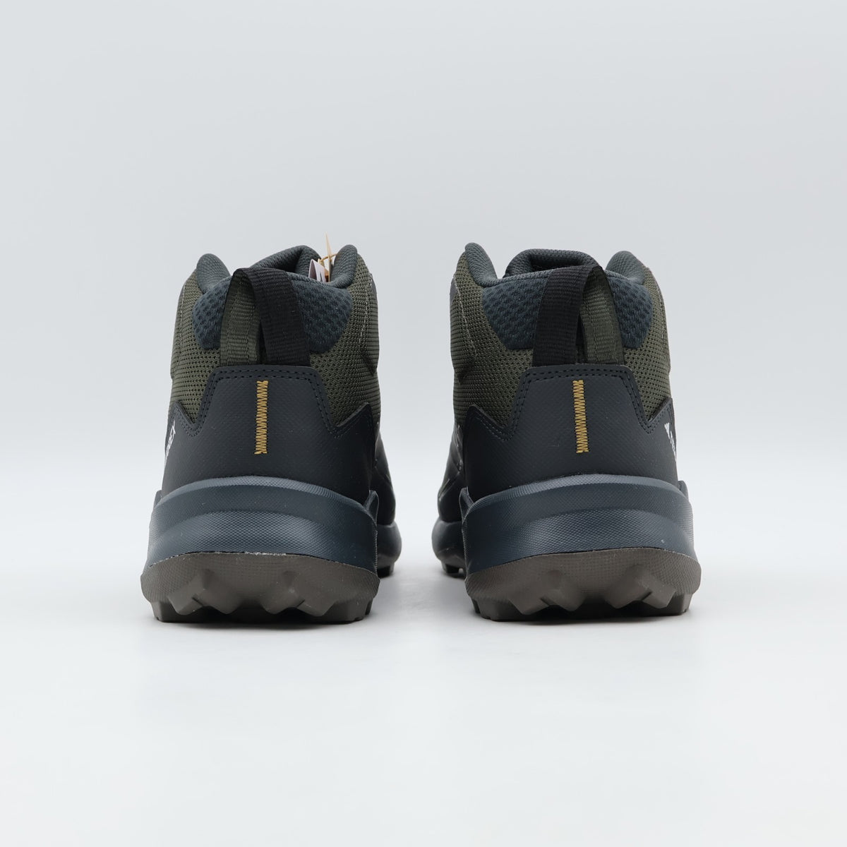 JR3980 adidas Terrex Skychaser AX5 Mid GORE-TEX Hiking (Men's)