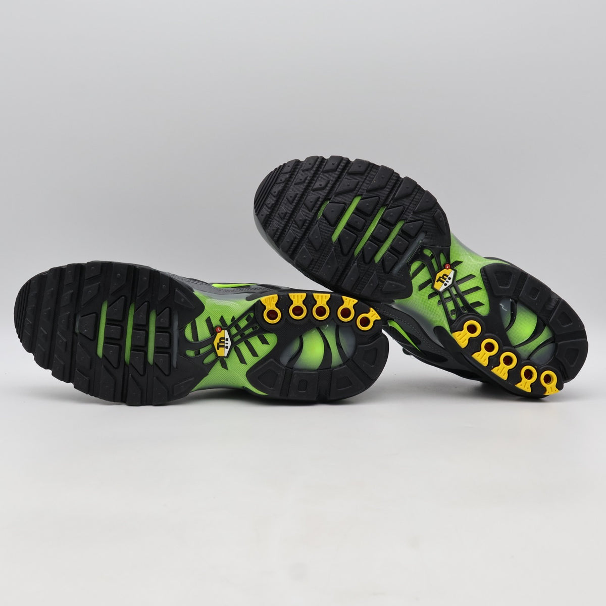 DM0032-026 Nike Air Max Plus Smoke Grey Volt (Men's)