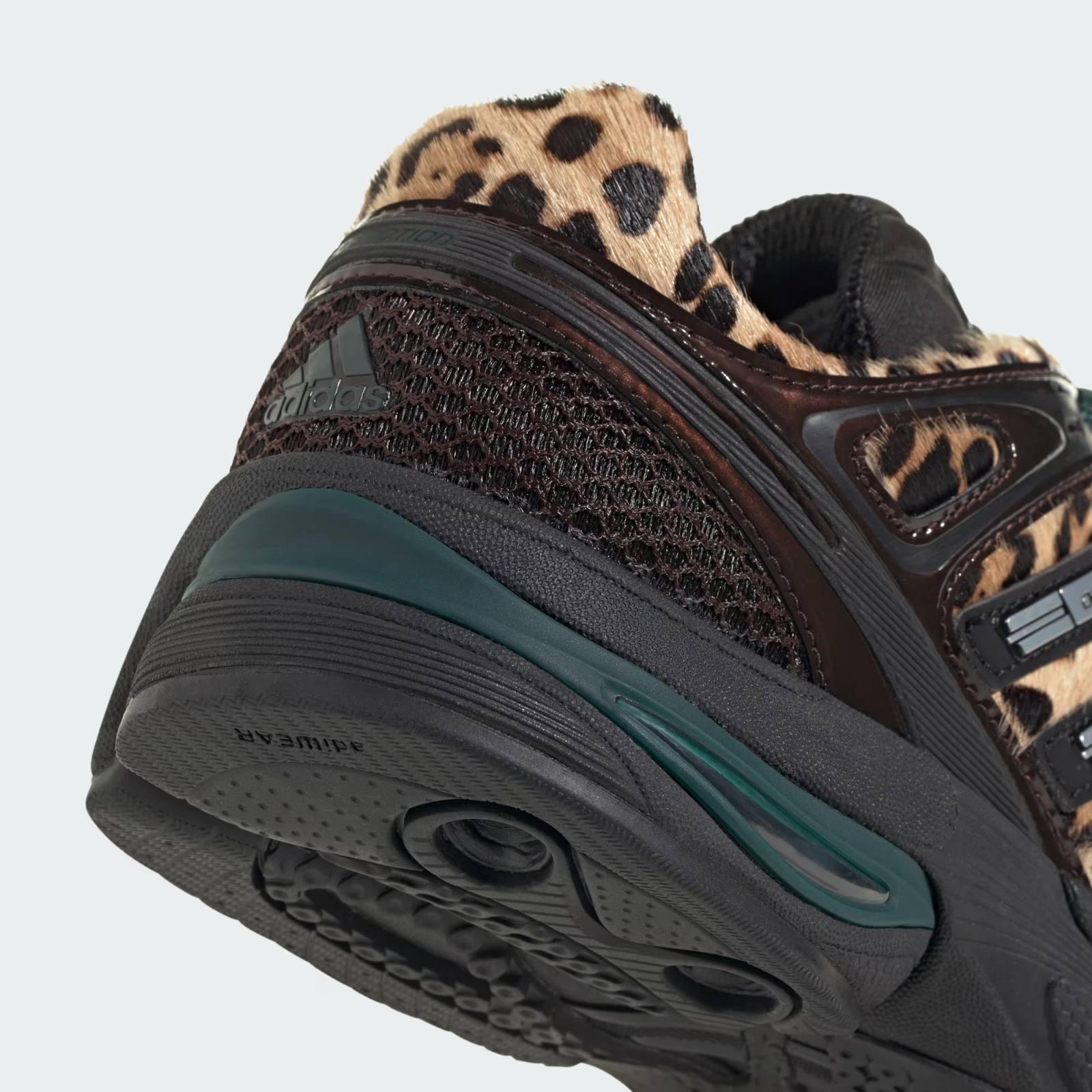 KI4204 adidas  Adistar Control 5 Leopard (Women's)
