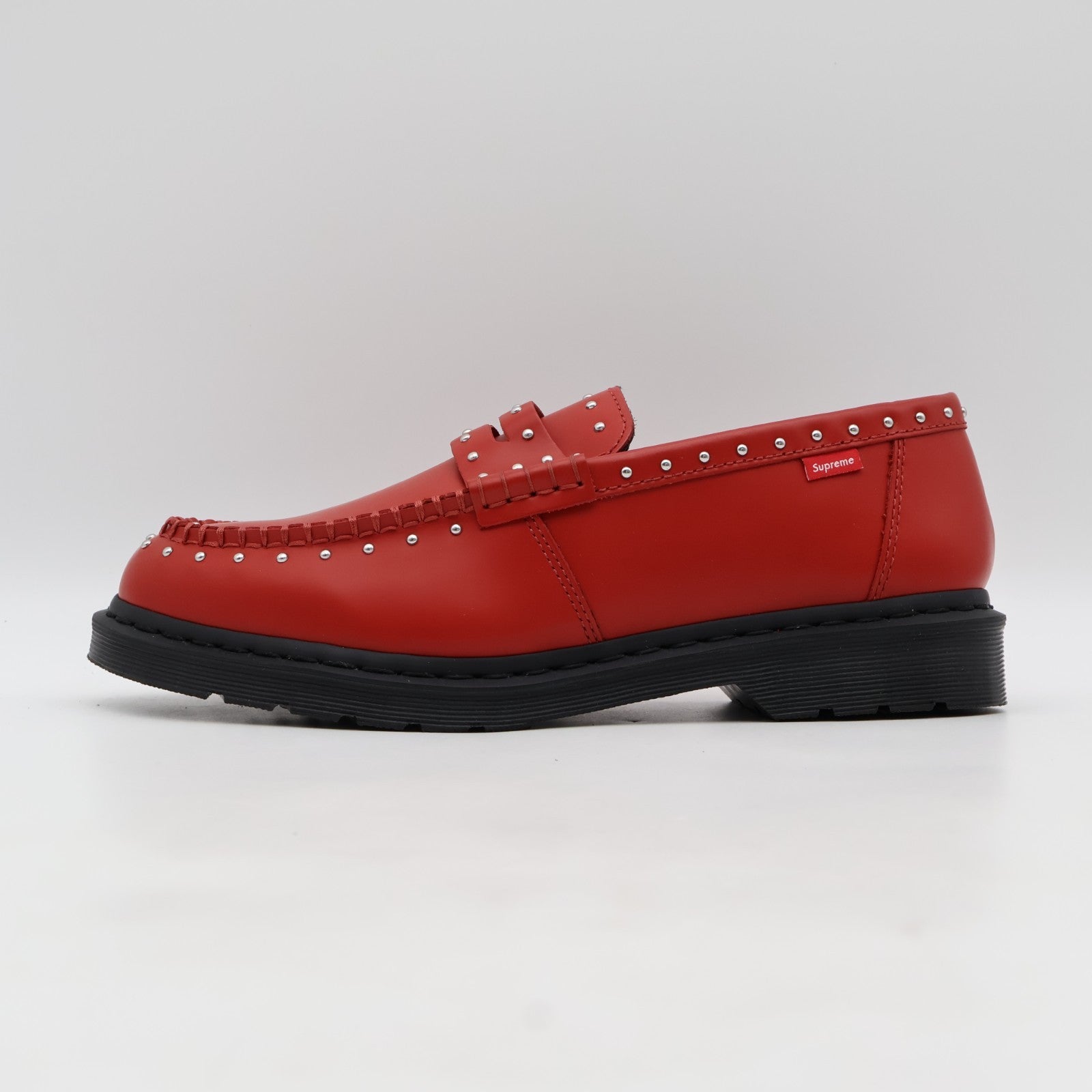 41873600 Supreme Ã Dr.Martens Studded Penton Loafer Red 25SS Week 13 (Men's)