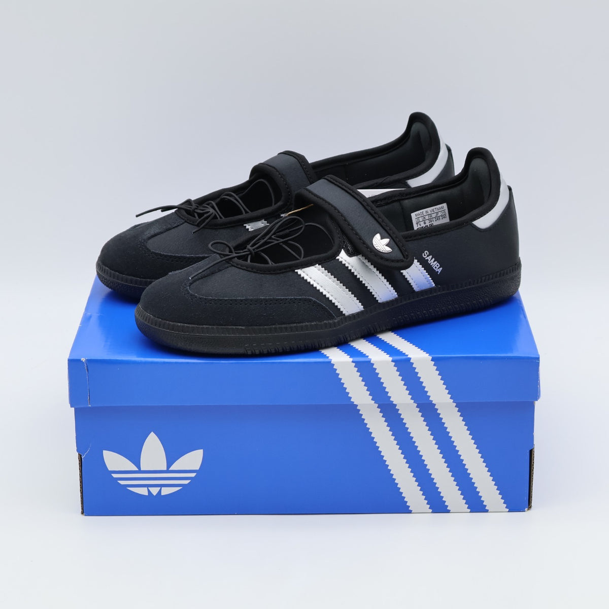 KZ8952 adidas Samba Jane "Core Black/Silver" (Women's)