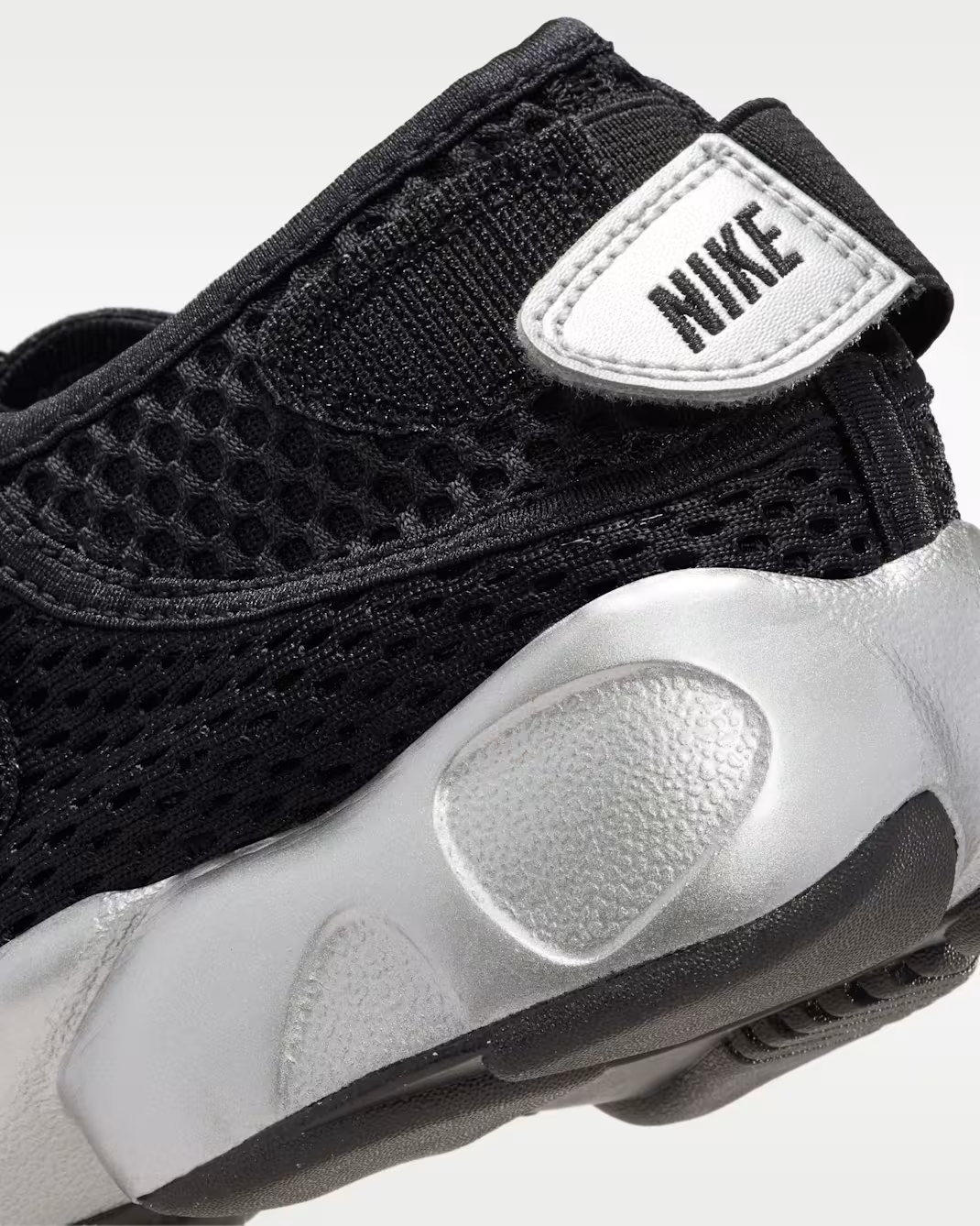 IV5362-001 Nike Rift 2 SE "Black/Metallic Silver" (GS)