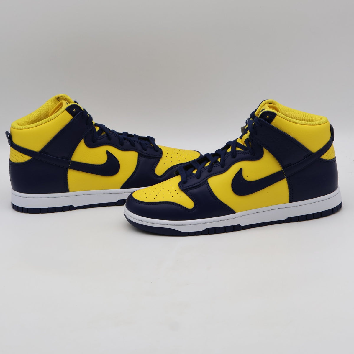 HF3143-700 Nike Dunk High Retro SE Michigan (Men's)