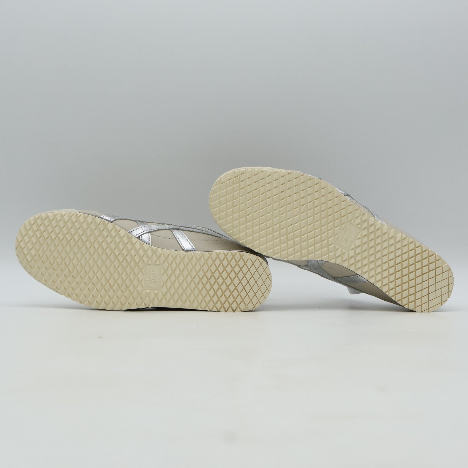 1183A592-200 Onitsuka Tiger Mexico 66 SD Birch Silver (Men's)