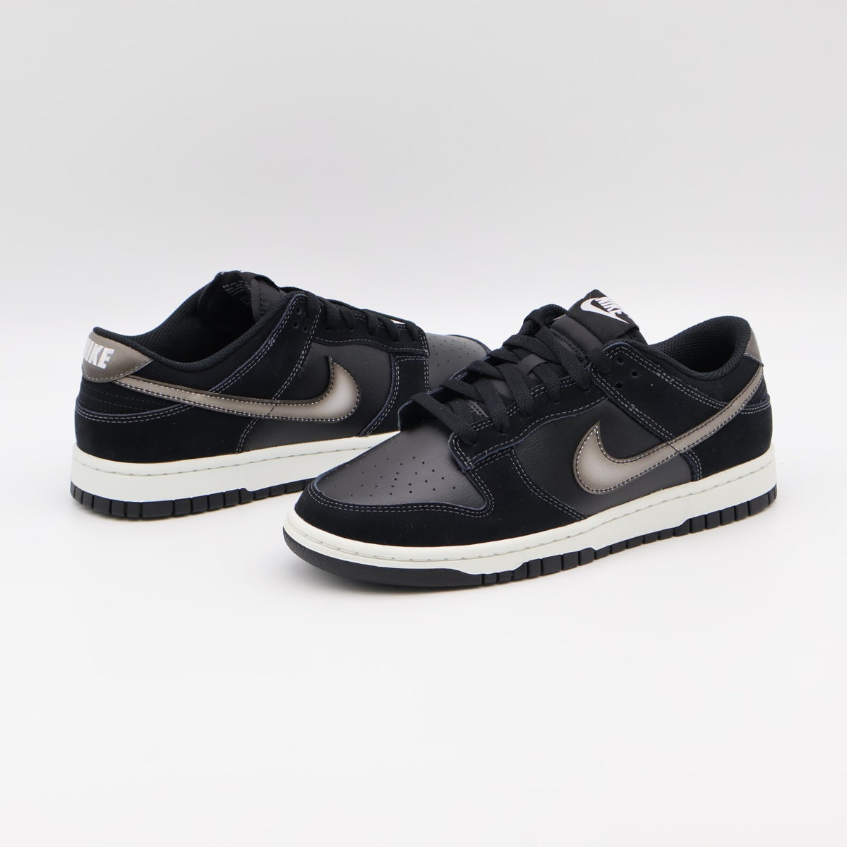 FD6923-001 Nike Dunk Low Airbrush Swoosh (Men's)