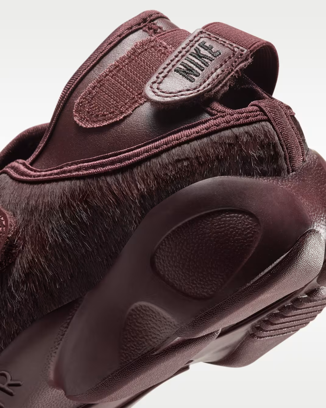 IO4884-600 Nike Air Rift "Mystic Dates/Black" (Women's)