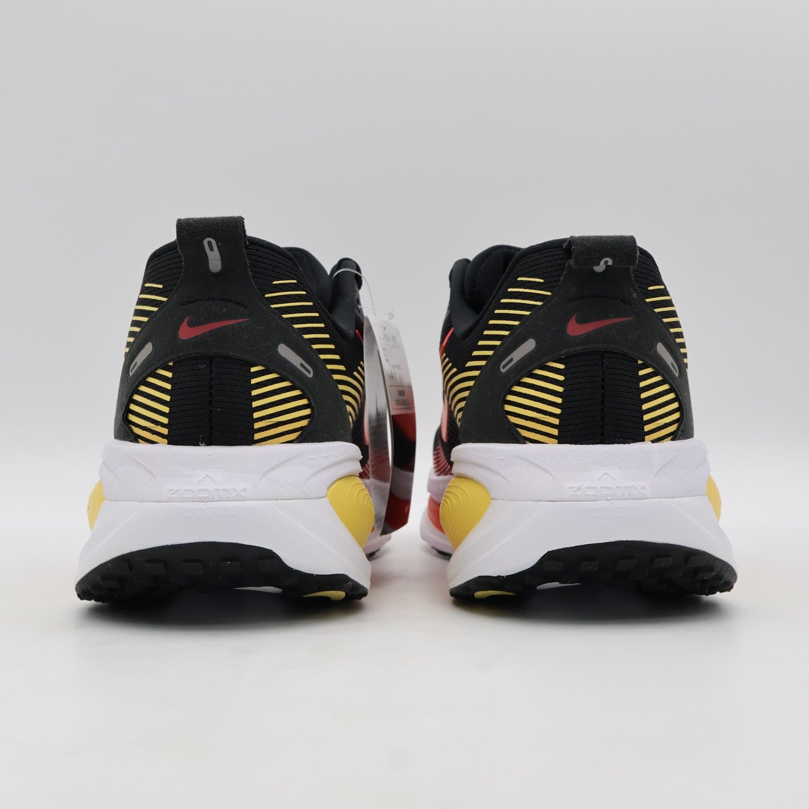 IF0514-016 Nike Vomero 18 Black Light Crimson Topaz Gold Bright Crimson (Men's)