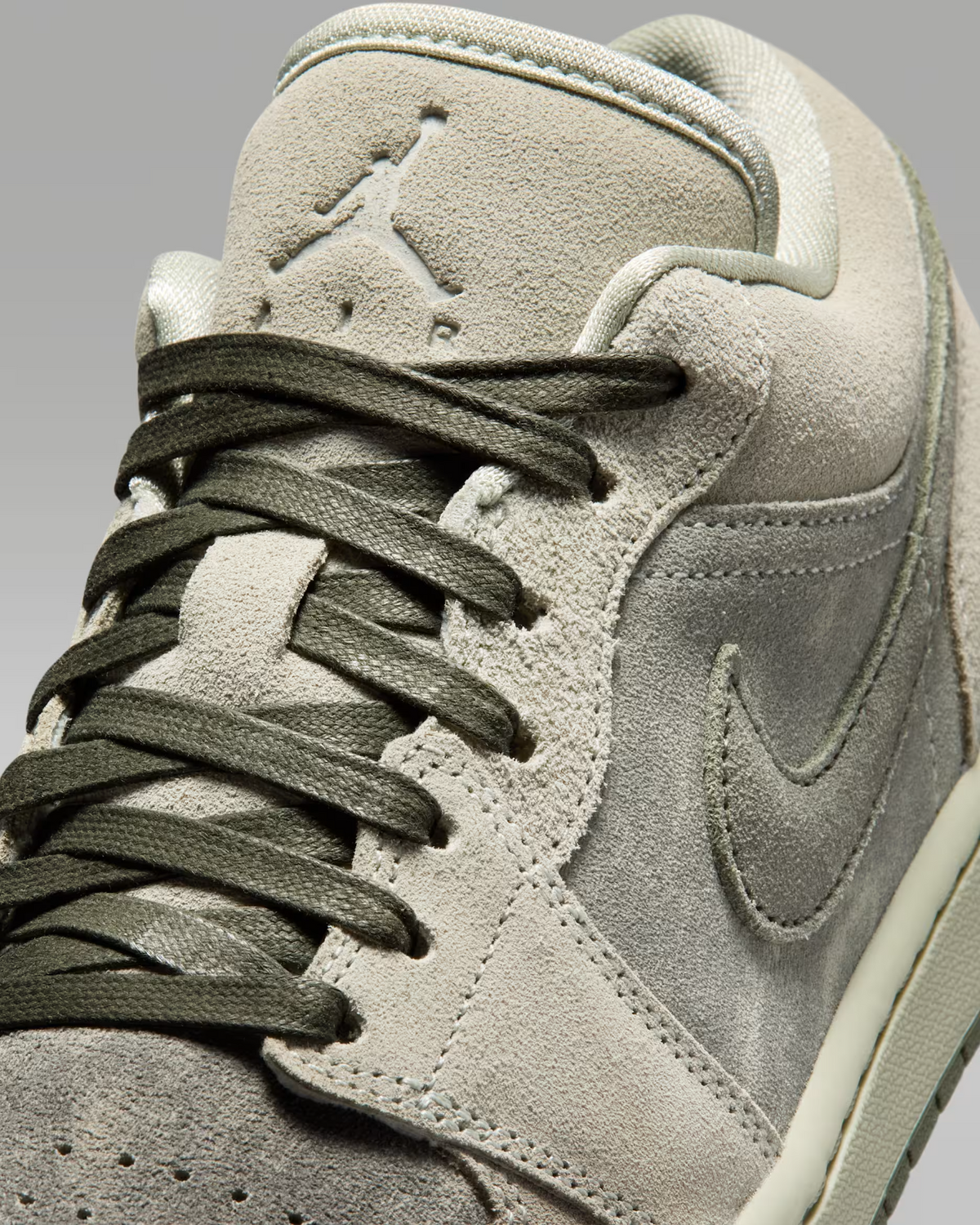 IR7327-304 Nike Air Jordan 1 Low SE "Spruce Fog/Jade Stone (Women's)