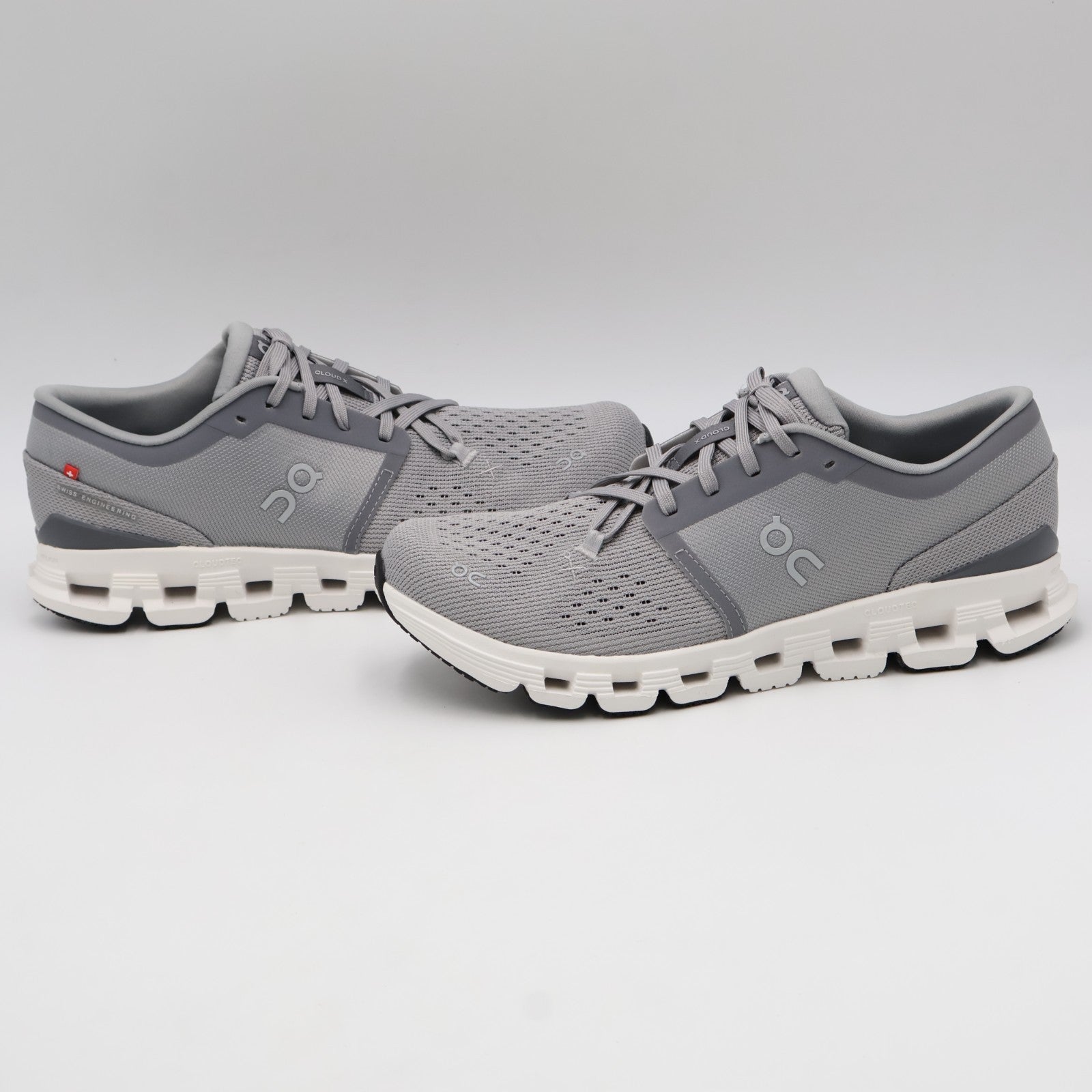 3ME30043228 On Cloud X 4 "Alloy/Ivory"
