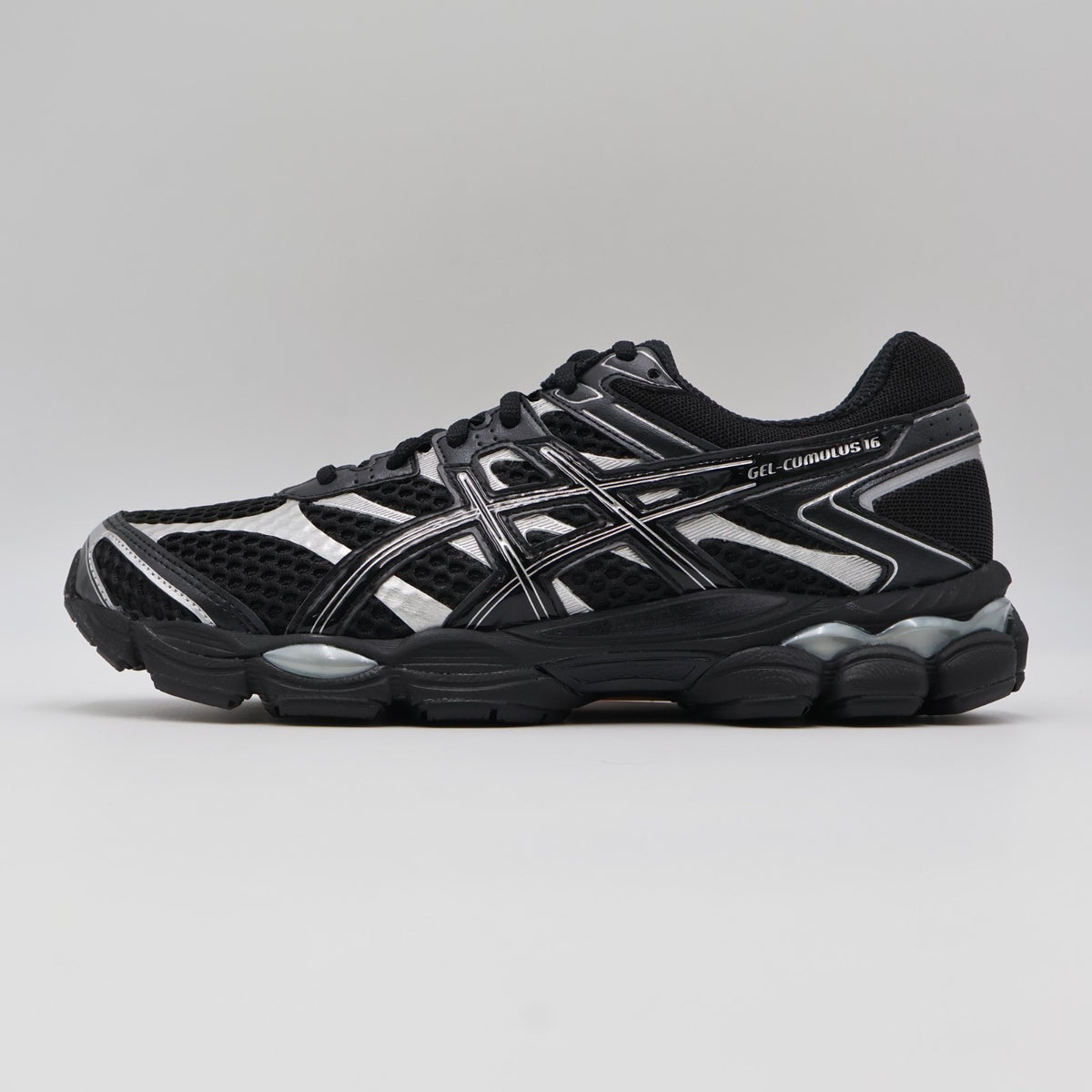 1203A733-002 Asics Gel-Cumulus 16 Black (Men's)